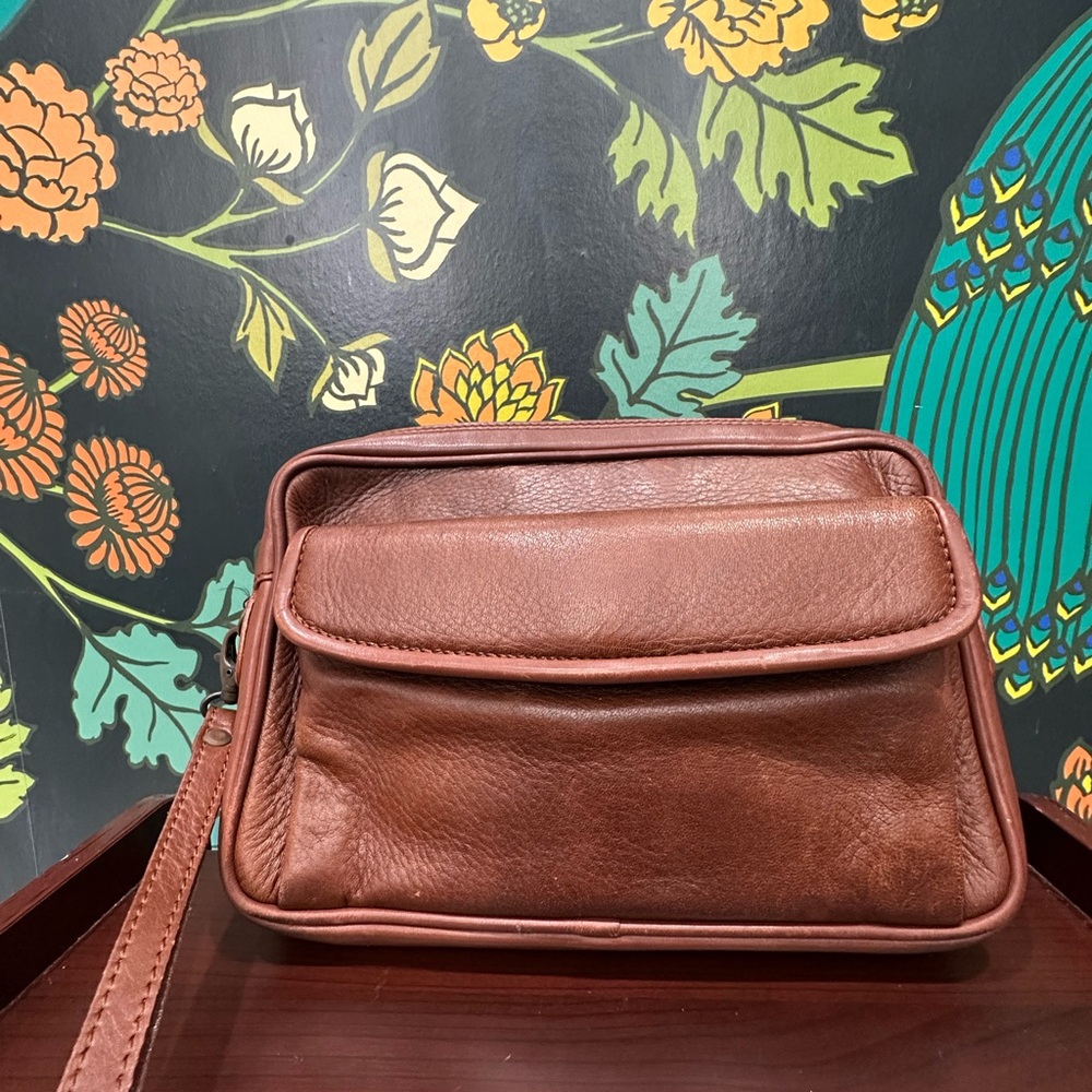 Bally Vintage Brown Leather Wristlet / Clutch with Front Pocket - Picture 3 of 11